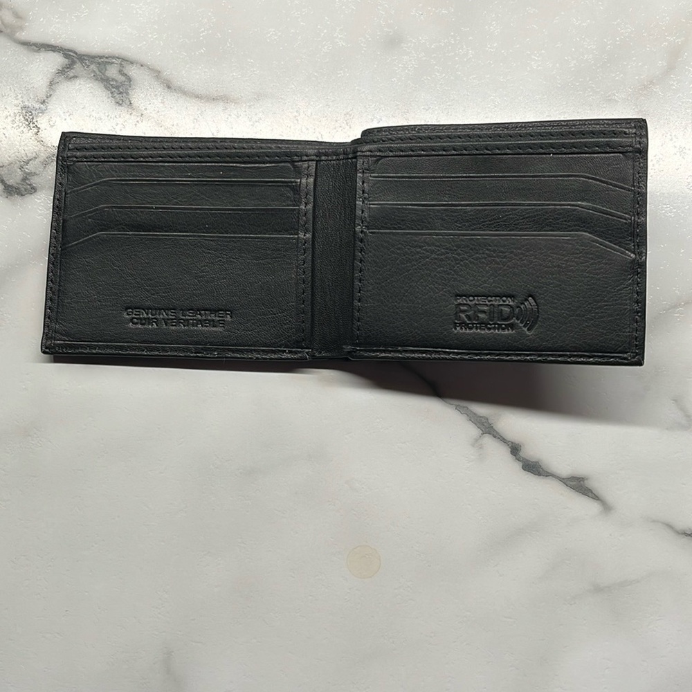 Black RFID Protection Leather Wallet for Men